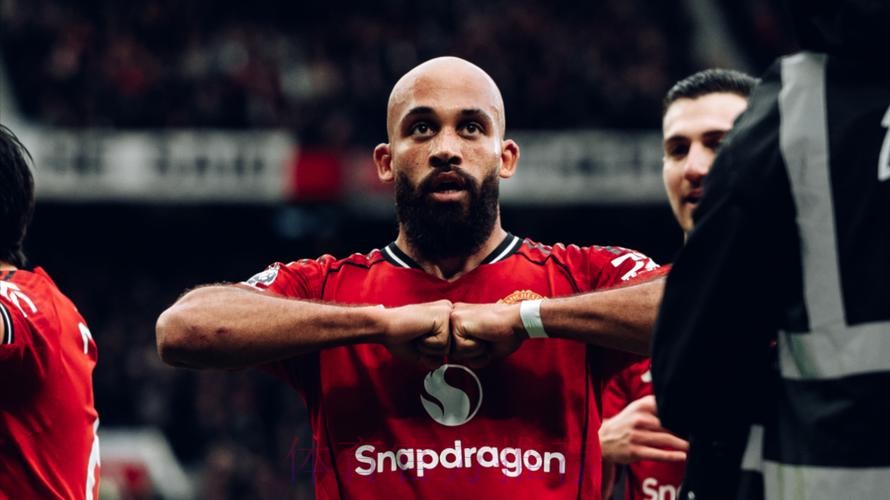 姆伯莫破门多尔古建功 曼联2-0完胜曼城 姆伯莫破门多尔古建功 曼联2-0完胜曼城